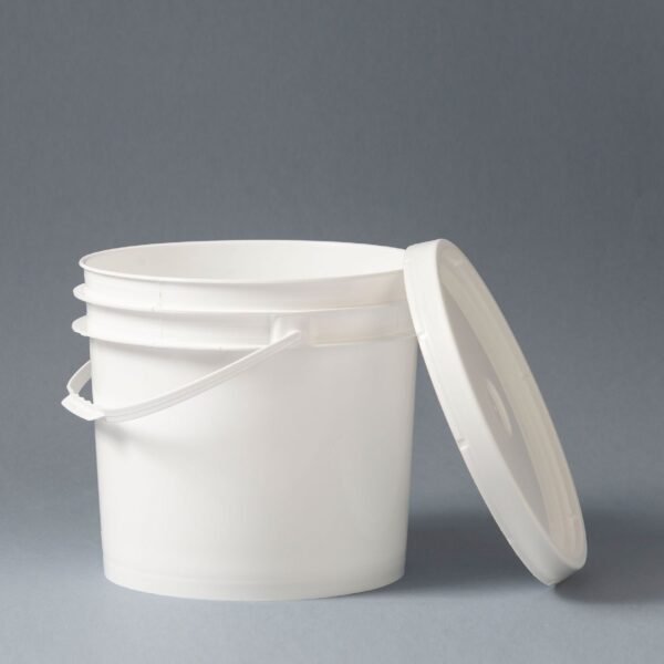 4L Plastic Bucket with lid and handle - Image 2