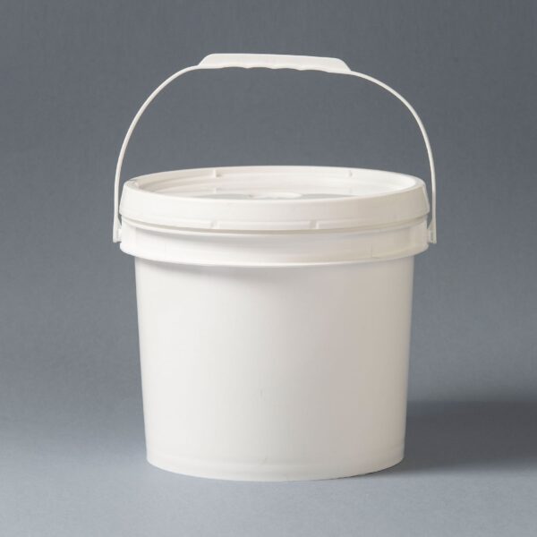 4L Plastic Bucket with lid and handle - Image 3
